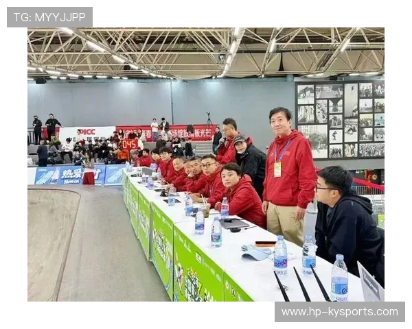 世界滑板学校在青训中建立职业认证体系与赛事执裁培训标准,滑板世界级比赛 世界滑板学校在青训中建立职业认证体系与赛事执裁培训标准,滑板世界级比赛